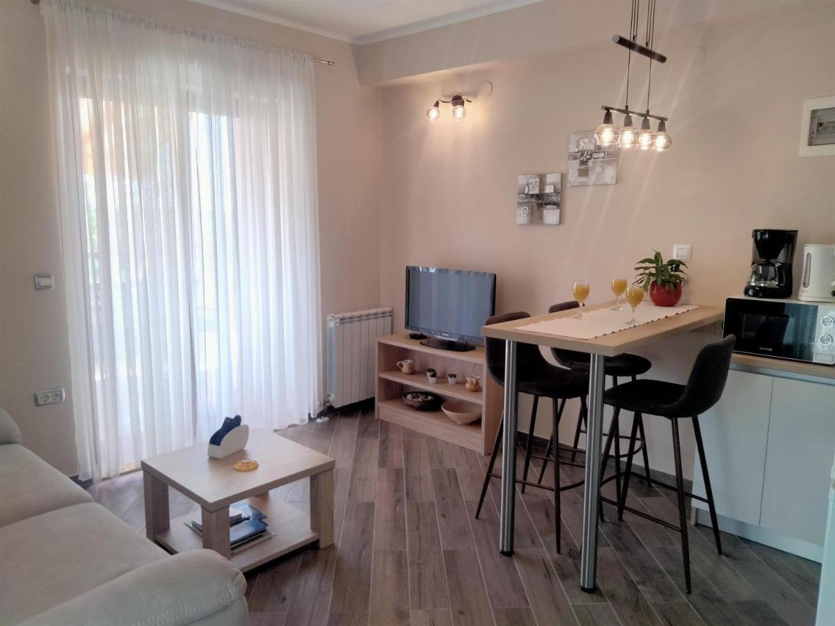 Apartment Ecio Vinkuran Exterior photo